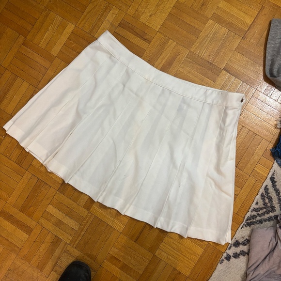 H&M pleated white skirt plus size * accepting offers - Picture 5 of 5